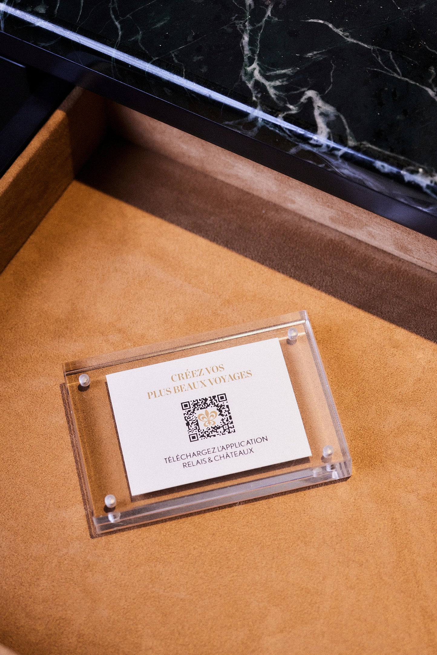 Plexiglas magnetic frame